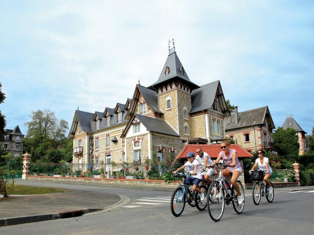 Bagnoles Orne Quartier Belle Epoque Famille Velo Balade Villa