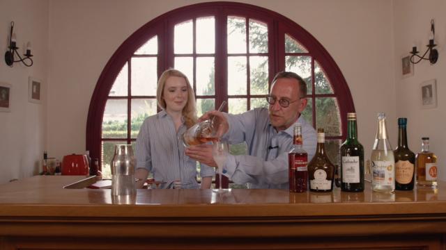 Bagnoles Orne Experiences Video Serie Portrait Tuto Rencontre Cocktail Poire Terroir Gastronomie Fete Noel Bebagnoles Normandie Charlottechateau Pariswithcharlotte
