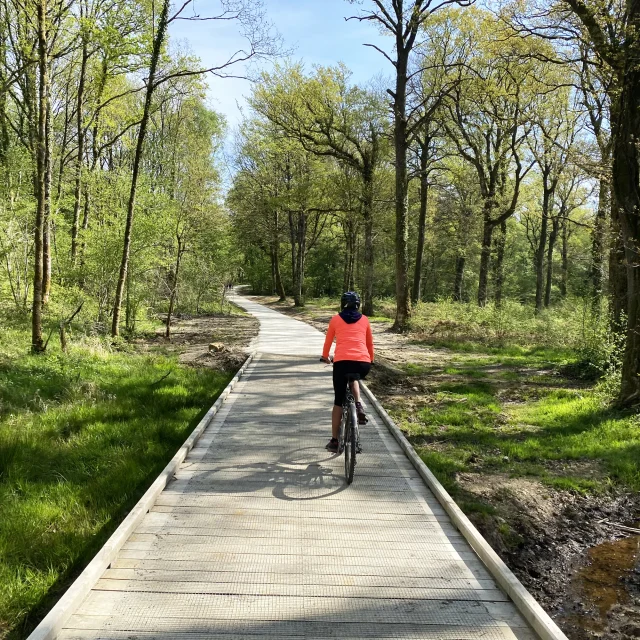 Bagnoles Orne Bebagnoles Voie Verte Briouze Velo Cycliste Femme