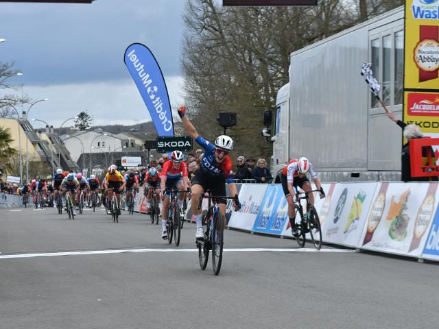 Bagnoles Orne Bebagnoles Course Cycliste Feminine Tour Normandie Lac Velo Ligne Arrivee 2023