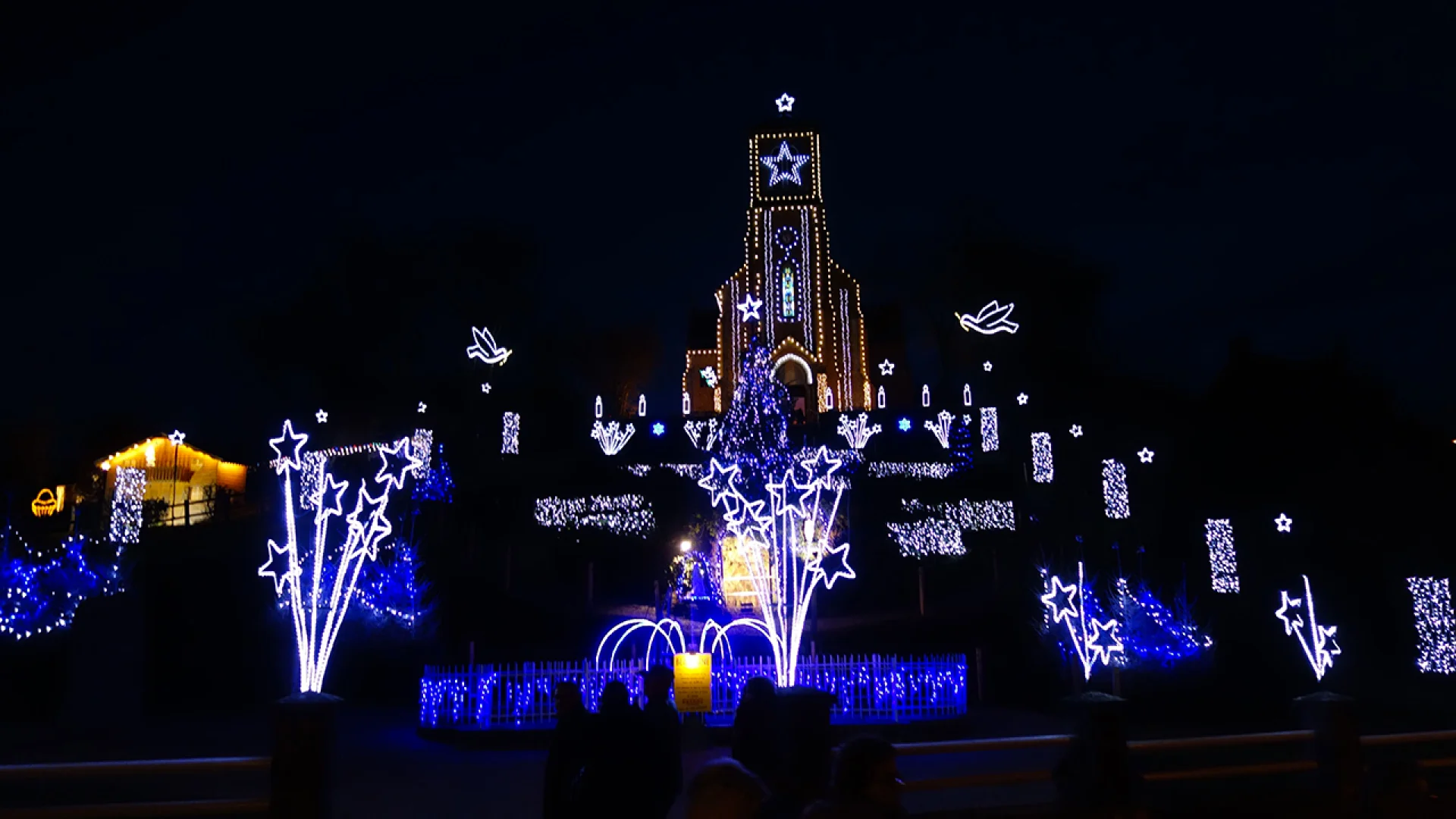 Bagnoles Orne Bebagnoles Destination Domfront Idee Sejour Pays Lumieres Villages Illumines Beauchene