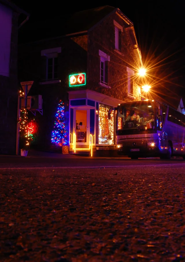 Bagnoles Orne Bebagnoles Destination Domfront Villes Villages Illumines Circuit Car Groupe