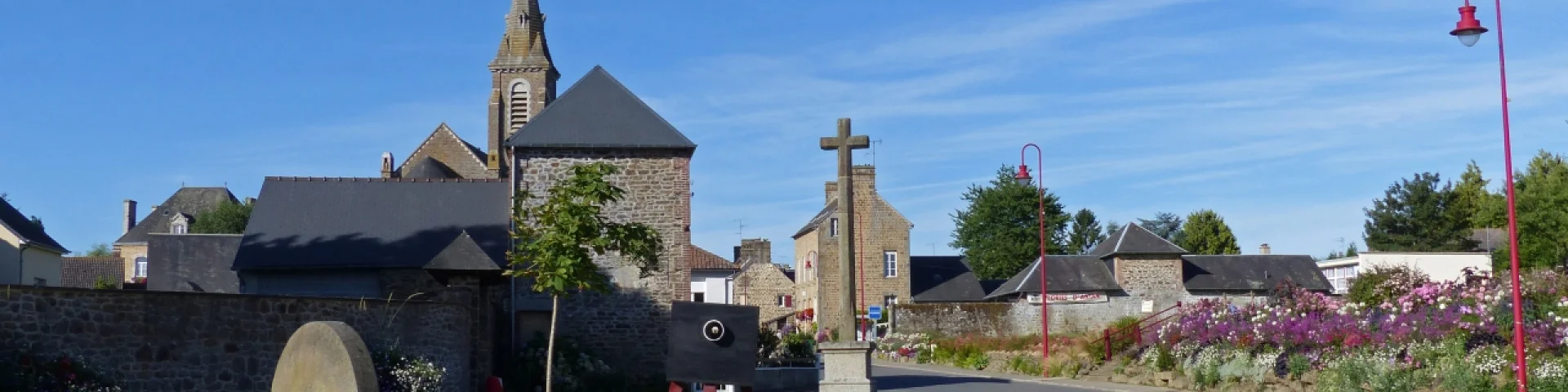 Saint Fraimbault Eglise Fleur Bocage Champs Meule