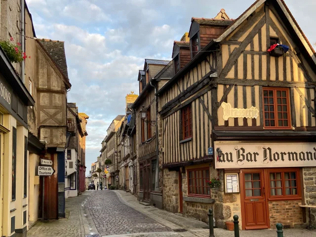 Bocage Orne Destination Domfront Bagnoles Maison Pan Bois Medieval Ruelle