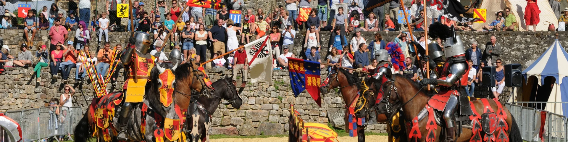 Bocage Destination Domfront Bagnoles Medievales Domfront 2017 Combat Chevaliers