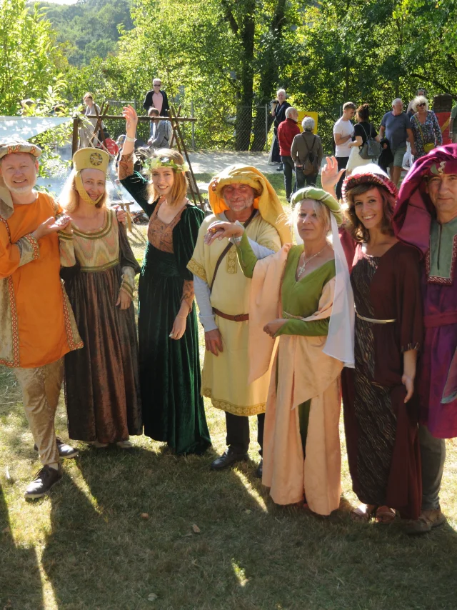 Bocage Destination Domfront Bagnoles Medievales Domfront 2017 Costumes Medievaux